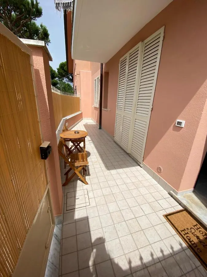 Apartment Appartamento Il Mare Marina di Massa